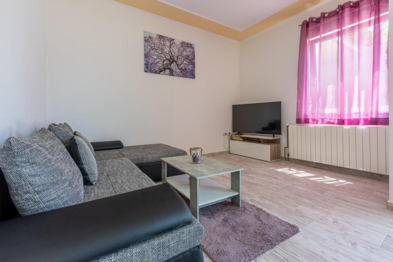 קריקווניצה Apartments Antonija מראה חיצוני תמונה