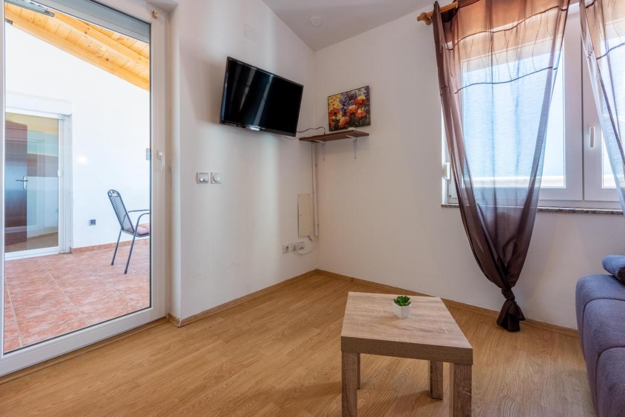 קריקווניצה Apartments Antonija מראה חיצוני תמונה
